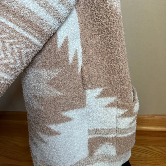 BAREFOOT DREAMS Cozy Chic Aztec Hoodie Cardigan - Picture 7 of 13